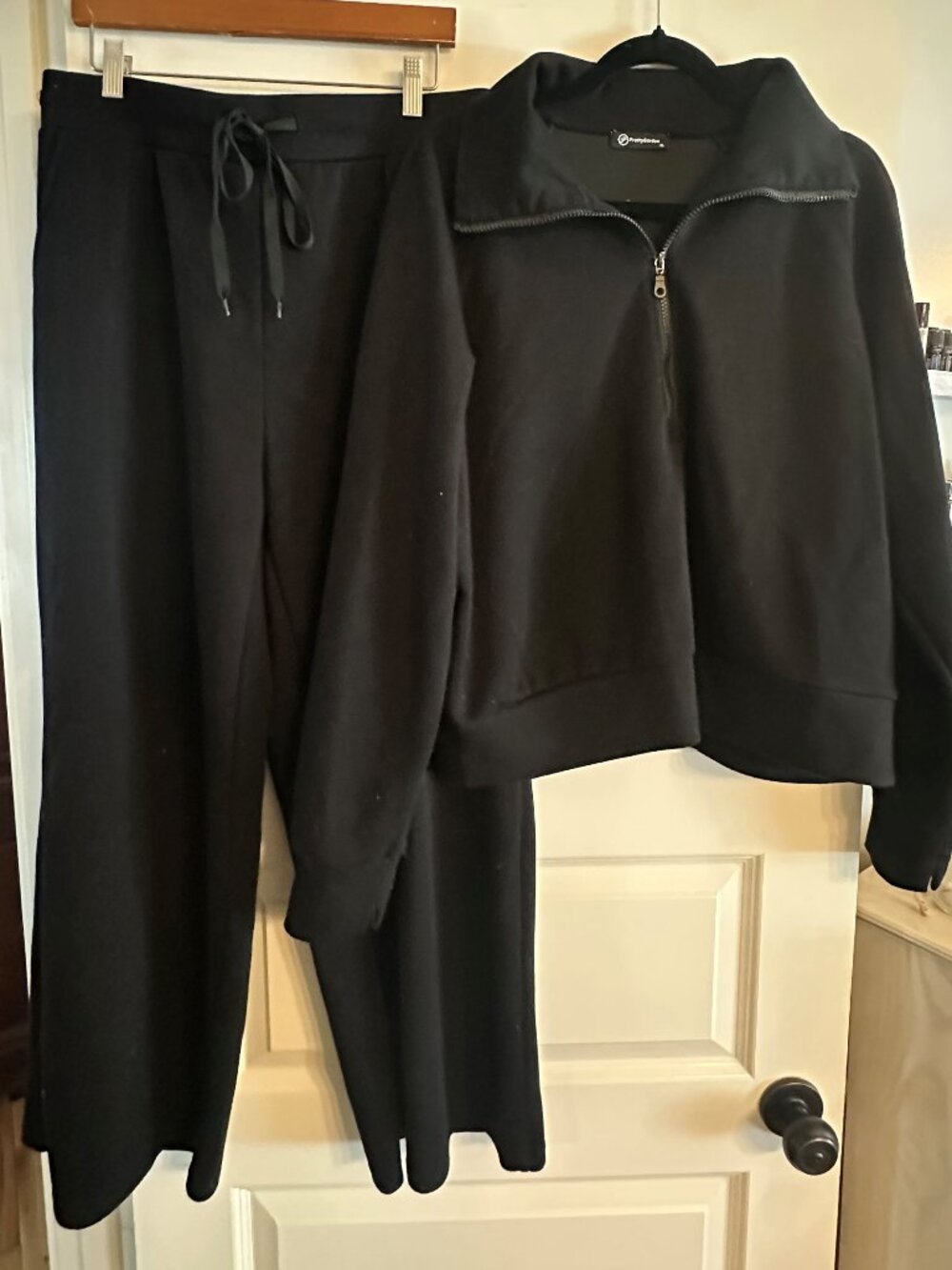 2 Piece Pretty Garden Black Sweat Suit